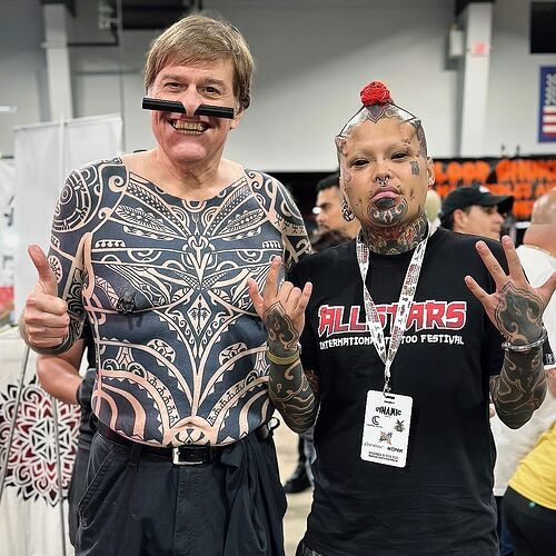 3503918010186647841_3503918000028032012